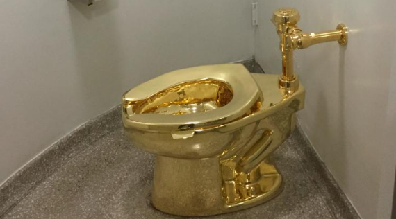 अमेरिकी राष्ट्रपति ट्रम्पलाई सुनको शौचालयको अफर!