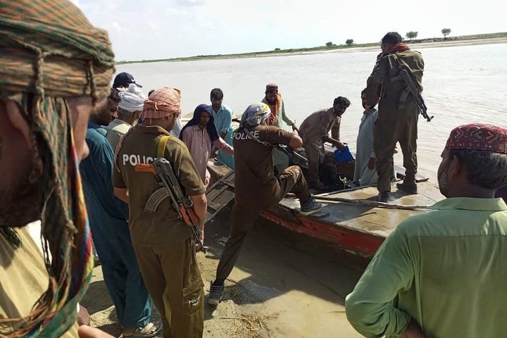 विवाहका पाहुना बोकेको डुङ्गा सिन्धु नदीमा दुर्घटना, २३ जनाको मृत्यु