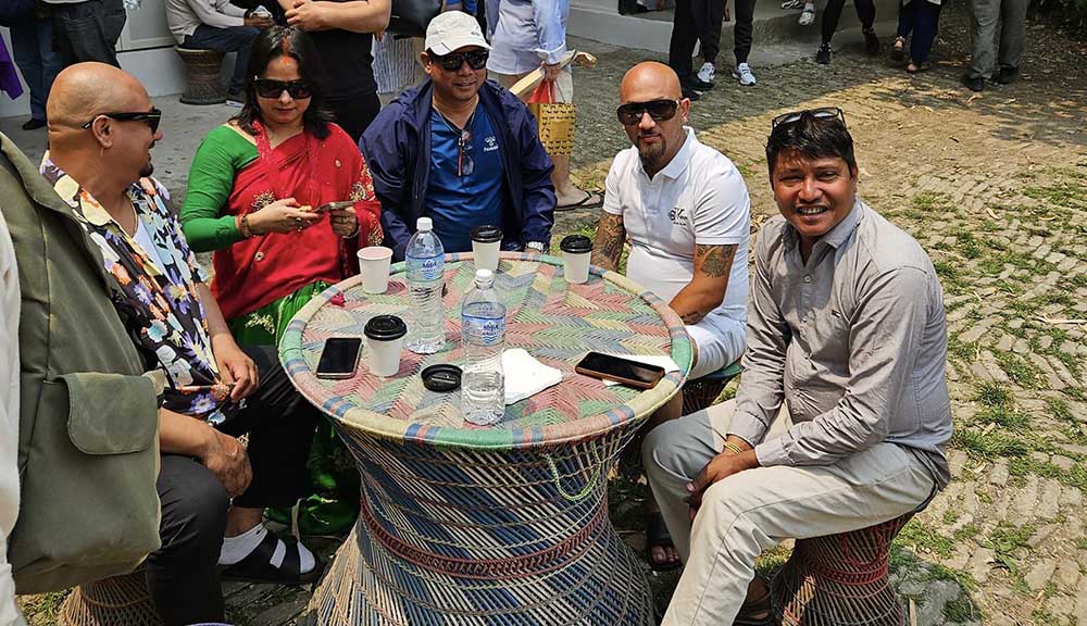 रन्जितासँग सहमतिपछि रेशम भन्छन्- लुम्बिनी र सुदुरपश्चिममा समर्थन फिर्ता लिन्छौं