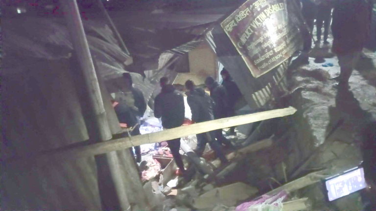 अनाथ बालबालिकाहरुको आश्रयस्थलमा टिपर छिर्दा ३ जनाको मृत्यु