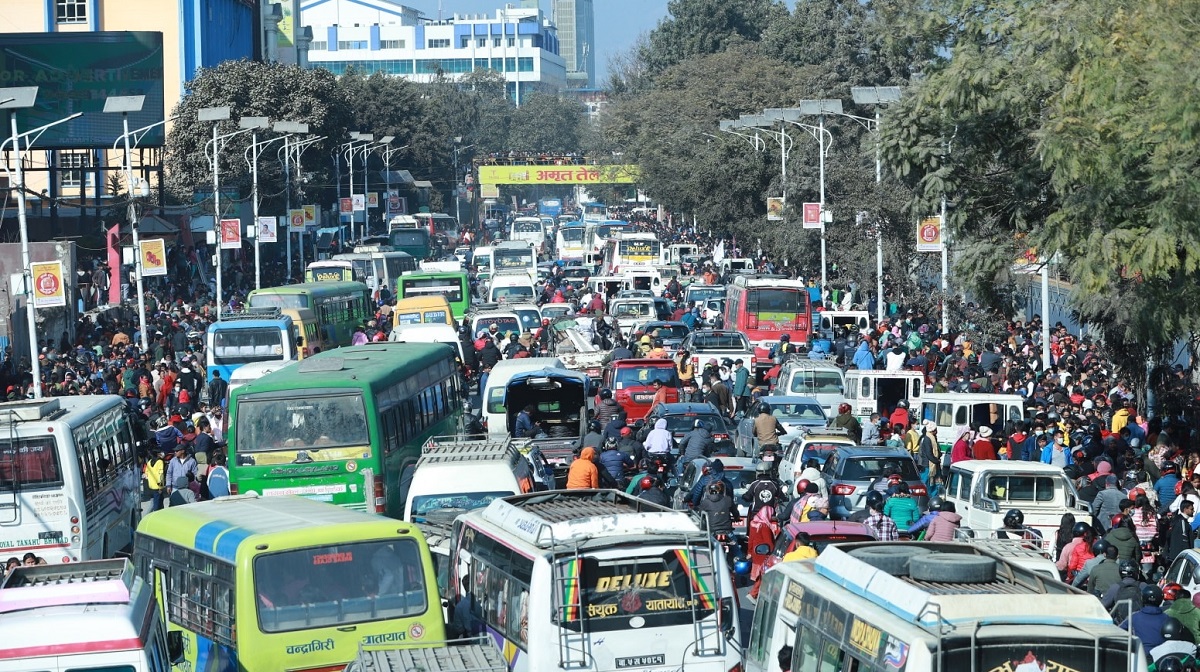 शिक्षक आन्दोलनका कारण काठमाडौंको ट्राफिक अस्तव्यस्त, प्रमुख सडकमा सवारी रोक