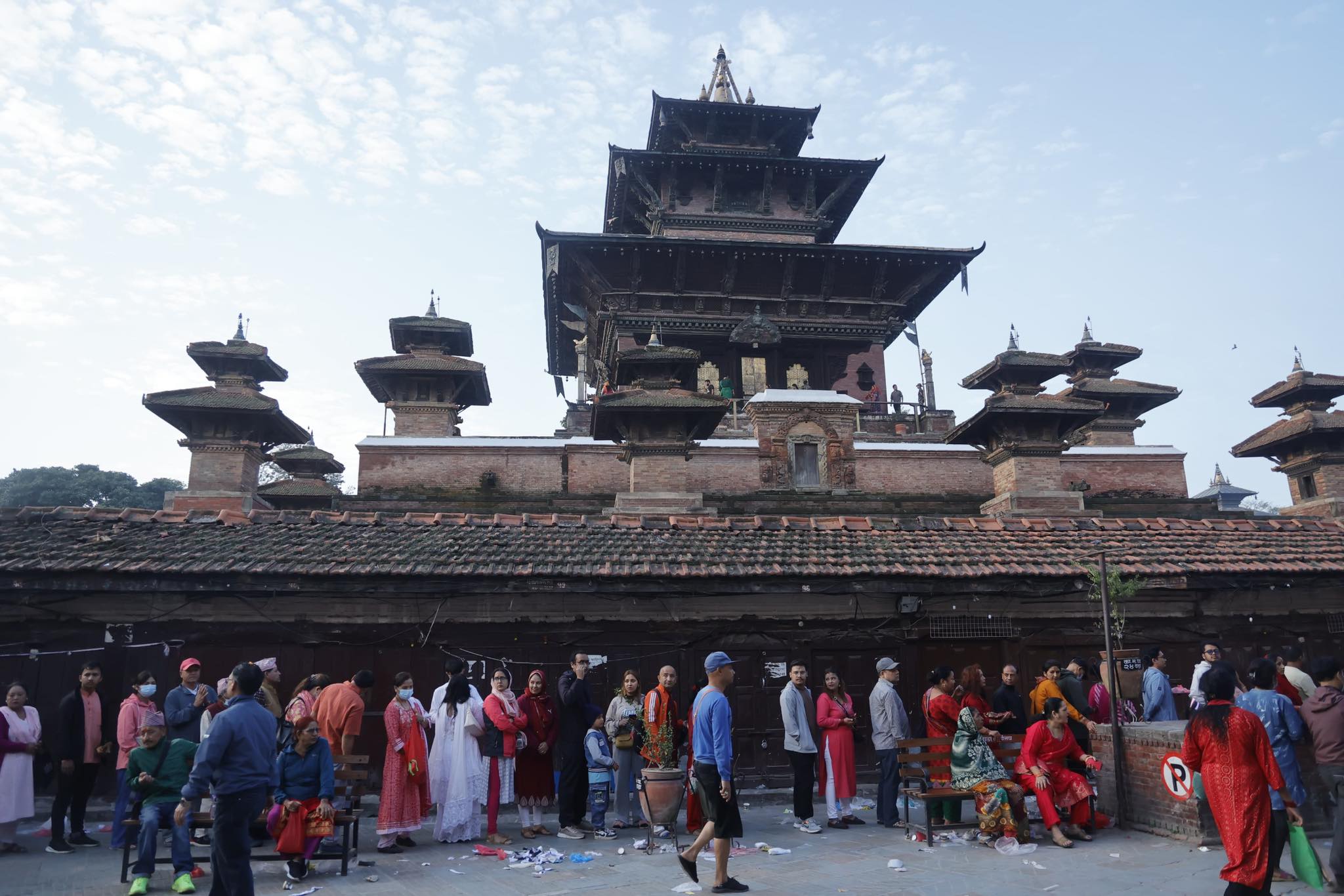 महानवमीमा तलेजु भवानीको मन्दिर बिहान ५ बजेदेखि साँझ ६ बजेसम्म खुला