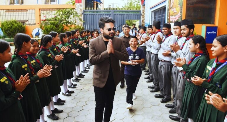 ‘अनुशासन’का नाममा विद्यार्थीको कपाल मुण्डन गर्ने स्कुललाई महानगरको लगाम