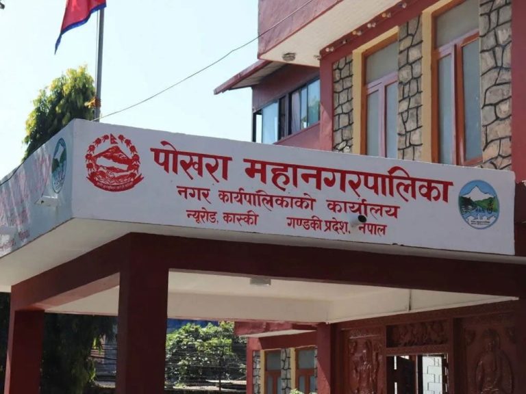 आजदेखि पोखराको खोला घरमा बनेका संरचना हटाइँदै