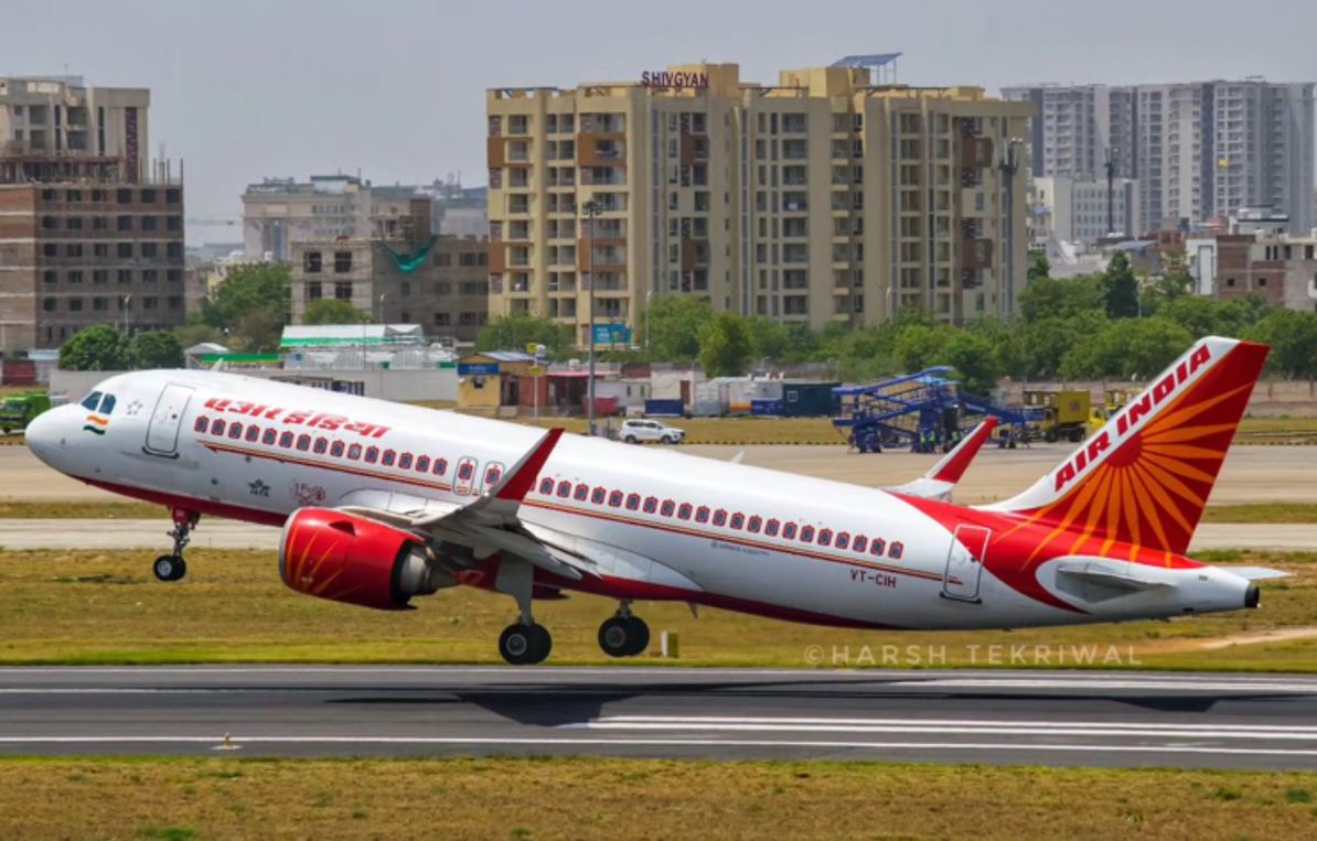 एयर इन्डियाको विमानको इन्जिनमा आगो लागेपछि आपतकालीन अवतरण