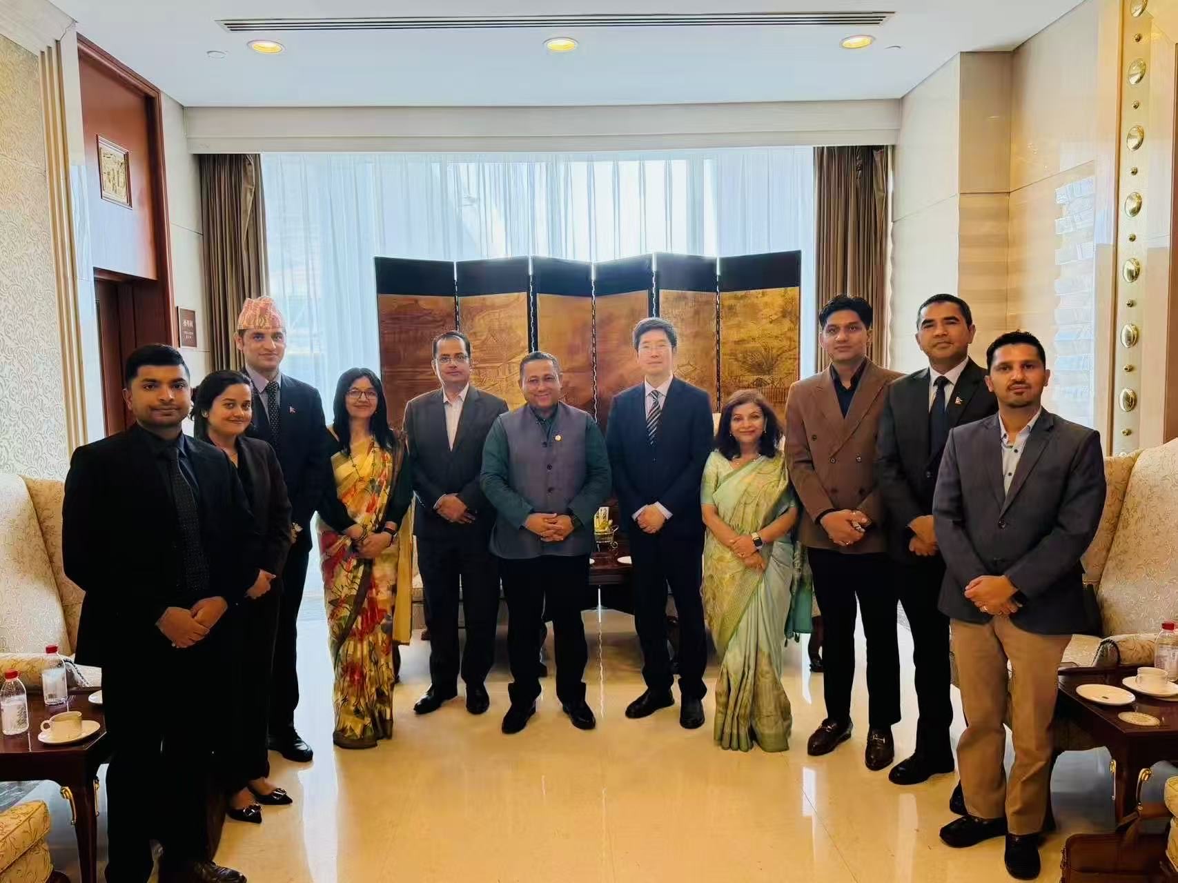 <p>काठमाडौँ । परराष्ट्रमन्त्री शिशिर खनाल चीनका विदेशमन्त्री वाङ यीको निमन्त्रणामा चारदिने भ्रमणका लागि बेइजिङ पुगेका छन् । उनी गएराति चीनतर्फ प्रस्थान गरेका थिए ।बेइजिङस्थित नेपाली दूतावासका अनुसार मन्त्री खनाल स्थानीय समयअनुसार आज अपराह्न चीन पुगेका हुन् । विमानस्थलमा उनलाई चीनका लागि नेपालका कार्यवाहक राजदूत रोशन खनाल तथा चिनियाँ विदेश मन्त्रालयका अधिकारीहरूले स्वागत गरेका थिए ।…</p>
