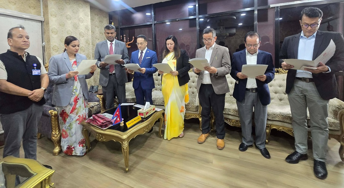 छ स्वास्थ्य प्रतिष्ठानका नयाँ उपकुलपतिले लिए शपथ