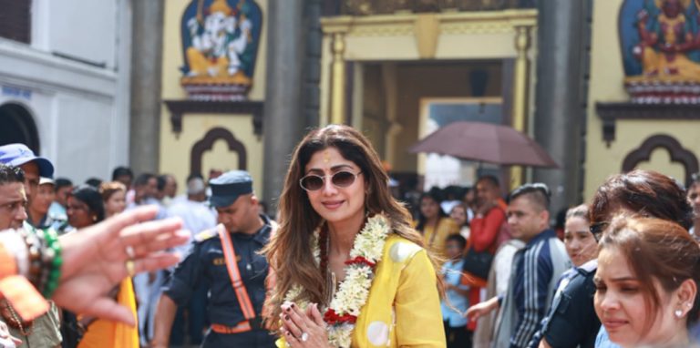 बलिउड अभिनेत्री शिल्पा शेट्टीले गरिन् पशुपतिनाथको दर्शन