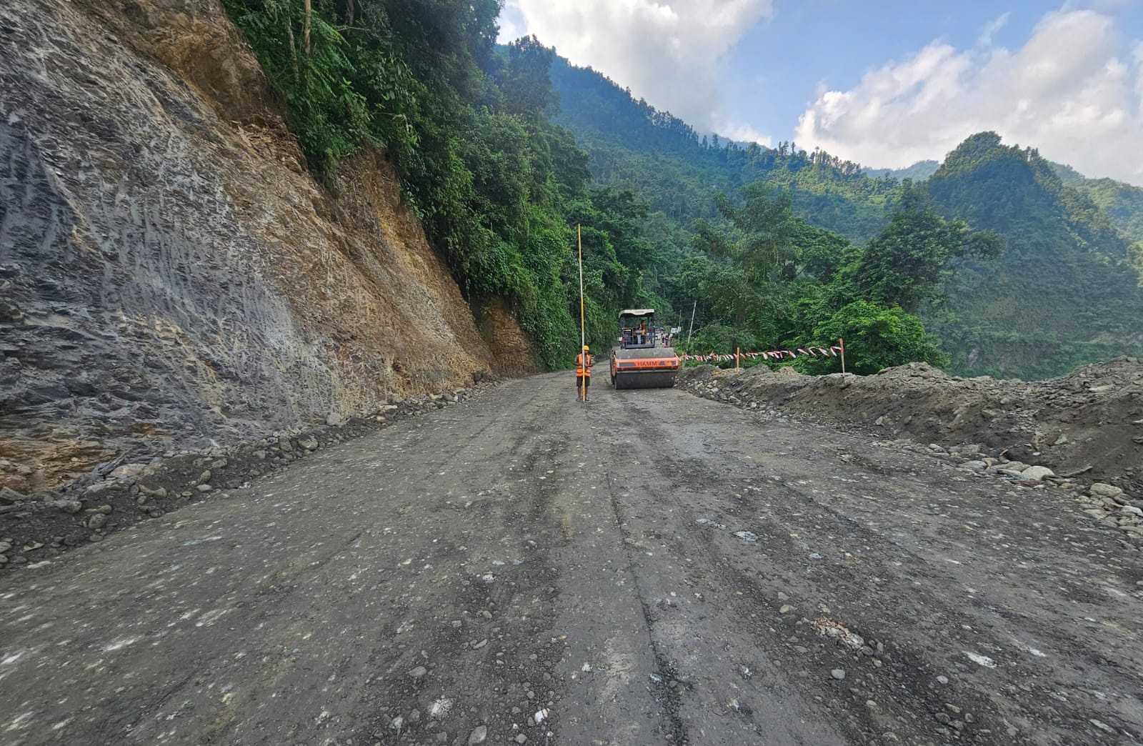 कृष्णभीरमा नयाँ ट्रयाक तयार, असोज १ देखि दुईतर्फी यातायात