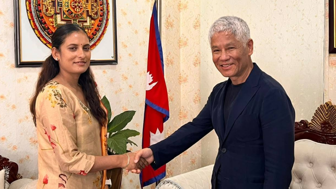 भोटेकोशी बाढीपीडित बालबालिकाका लागि घले दम्पतीको ५७ करोड ८५ लाख सहयोग