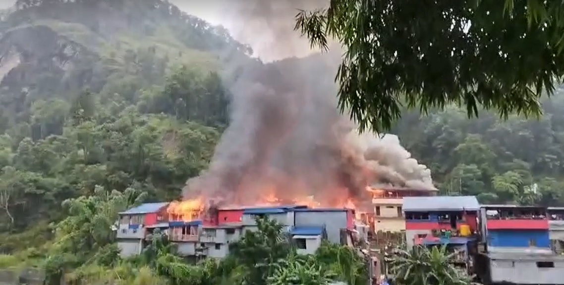 ताप्लेजुङको दोभान बजारमा भीषण आगलागी