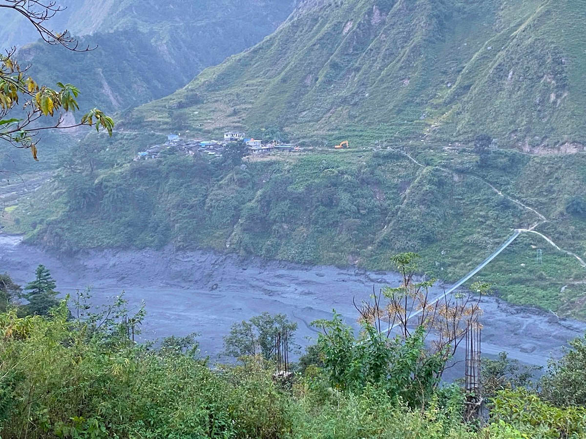 बूढीगण्डकीको बाढीले ६ पुल र ३५ घर बगायो, कम्तीमा १० जना सम्पर्कविहीन
