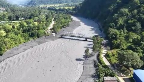 आरुघाटको क्षतिग्रस्त पुलमा बेलिब्रिज जडान, यातायात सञ्चालनको तयारी