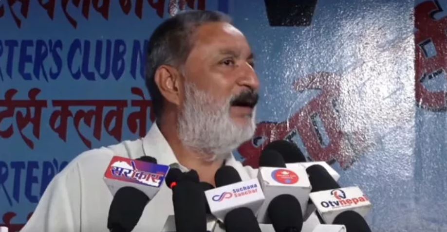 <p>काठमाडौं । नेपाली कांग्रेसका नेता किशोरसिंह राठौरले पार्टी सभापतिमा उम्मेदवारी दिने घोषणा गरेका छन् । मंगलबार काठमाडौंमा पत्रकार सम्मेलन गर्दै राठौरले पार्टीभित्र बढ्दै गएको विभाजन अन्त्य गरी कांग्रेसलाई एकताबद्ध र मर्यादित बनाउन आफूले सभापतिमा उम्मेदवारी दिन लागेको बताए । कांग्रेसभित्रको आन्तरिक विभाजनले आगामी स्थानीय तथा प्रदेश निर्वाचनमा समेत प्रभाव पार्न सक्ने उनको भनाइ छ ।…</p>
