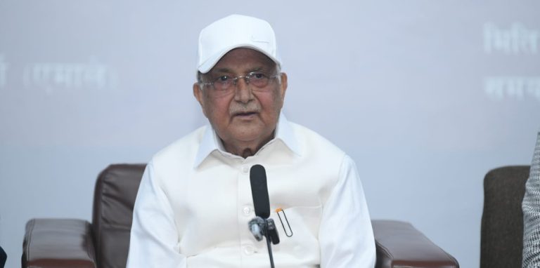 स्वदेशी विद्वानलाई भन्दा विदेशी लेखकलाई बढी महत्व दिन्छौँ : केपी ओली